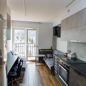 https://vip-smart-apartment-in-the-city-center.hotelslviv.net